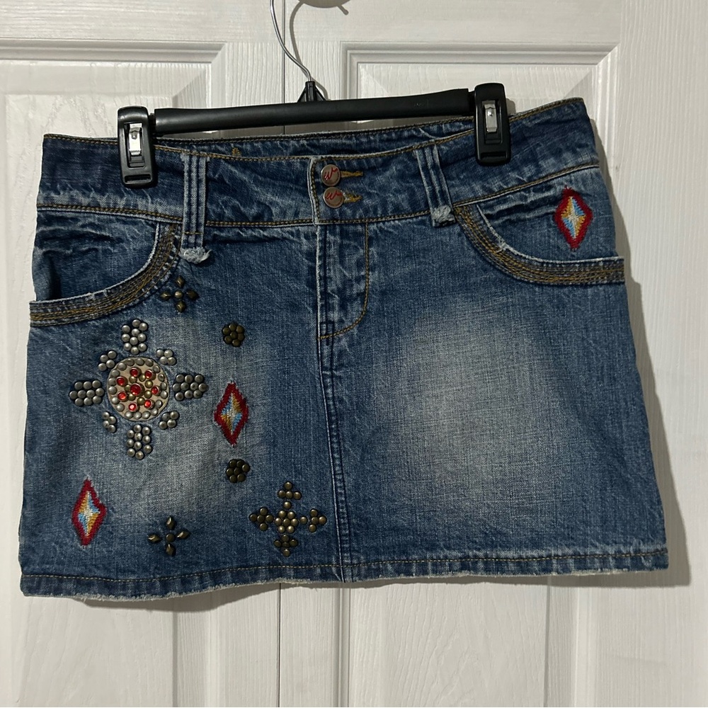 Western Denim Bank embellished studs embroidered design mini jean skirt size 30